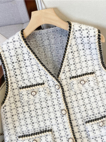 Безръкав жилет с V-образно деколте, имитационен Mink велур, каре принт, свободна кройка