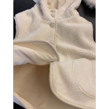 Женска жилетка без ръкави с качулка от пухкава агнешна вълна, свободен силует, едно ред копчета, без яка