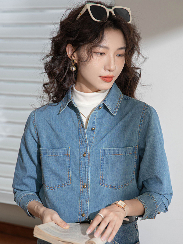 Női denim ing hosszú ujjú, lazán szabott, polo gallér, egyszínű, normál hosszúságú (50–65 cm), őszi 2023 kiadás
