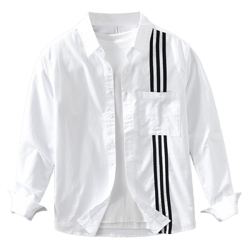 Cămașă în stil japonez cu dungi, mâneci lungi, croială lejeră; 100% bumbac.