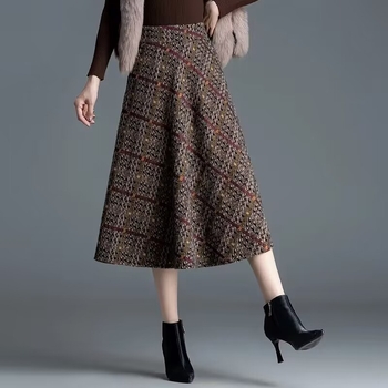 Пола с А-образна линия, миди дължина, висока талия, кариран Mink велур и детайл усукано цвете