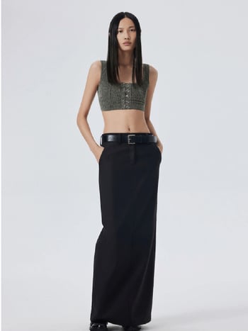 Дълга пола с цепка, ханшово подчертана кройка, едноцветна полиестерова материя, 95% полиестер, стил: градски делови