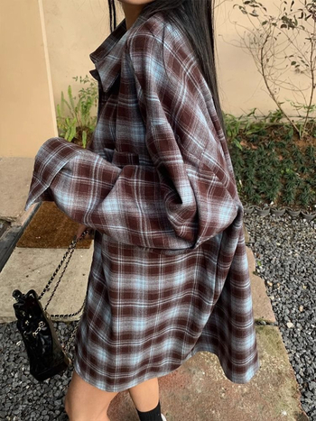 Риза с каре шарка, дълги ръкави, яка поло, свободна кройка, полиестерна смес