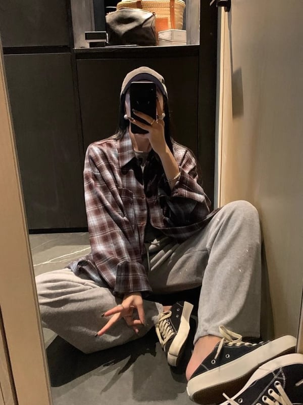 Риза с каре шарка, дълги ръкави, яка поло, свободна кройка, полиестерна смес