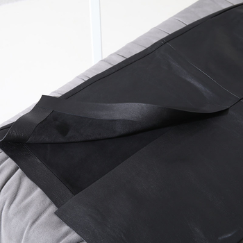 Suknja od kože koze, uski kroj u bokovima, srednja duljina, neelastična, gradski stil