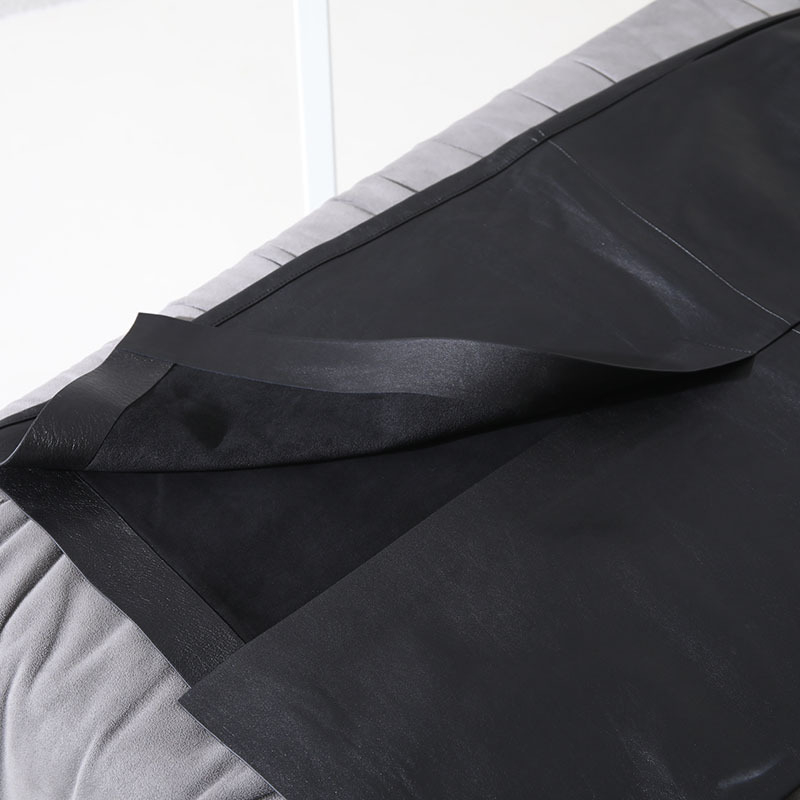 Suknja od kože koze, uski kroj u bokovima, srednja duljina, neelastična, gradski stil