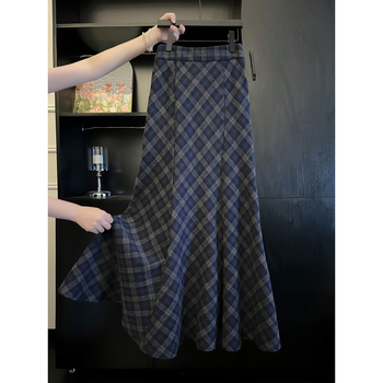 Пола русалка от полиестер с решетъчна шарка и мъхеста обработка, средна дължина, есен 2025