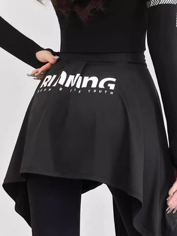 Едночастова спортна пола с разкроен силует, къса, найлон-спандекс смес 70–80% Найлон, <30% Спандекс, микроеластичност, есен 2024