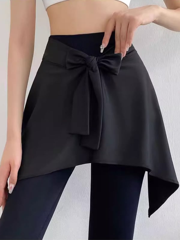 Едночастова спортна пола с разкроен силует, къса, найлон-спандекс смес 70–80% Найлон, <30% Спандекс, микроеластичност, есен 2024