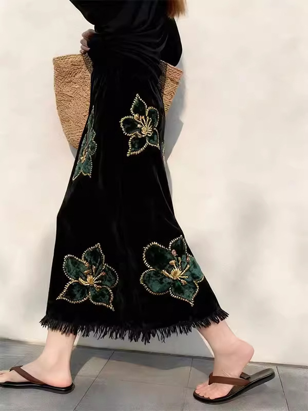 Midi suknja ravnog kroja, pamuk-poliester smjesa, jednobojna, detalji patchwork, elegantan poslovni stil