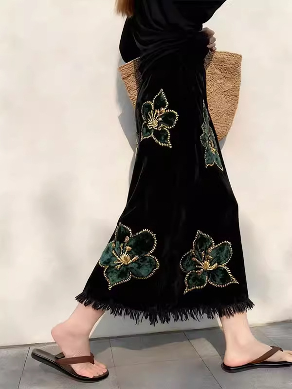 Midi suknja ravnog kroja, pamuk-poliester smjesa, jednobojna, detalji patchwork, elegantan poslovni stil