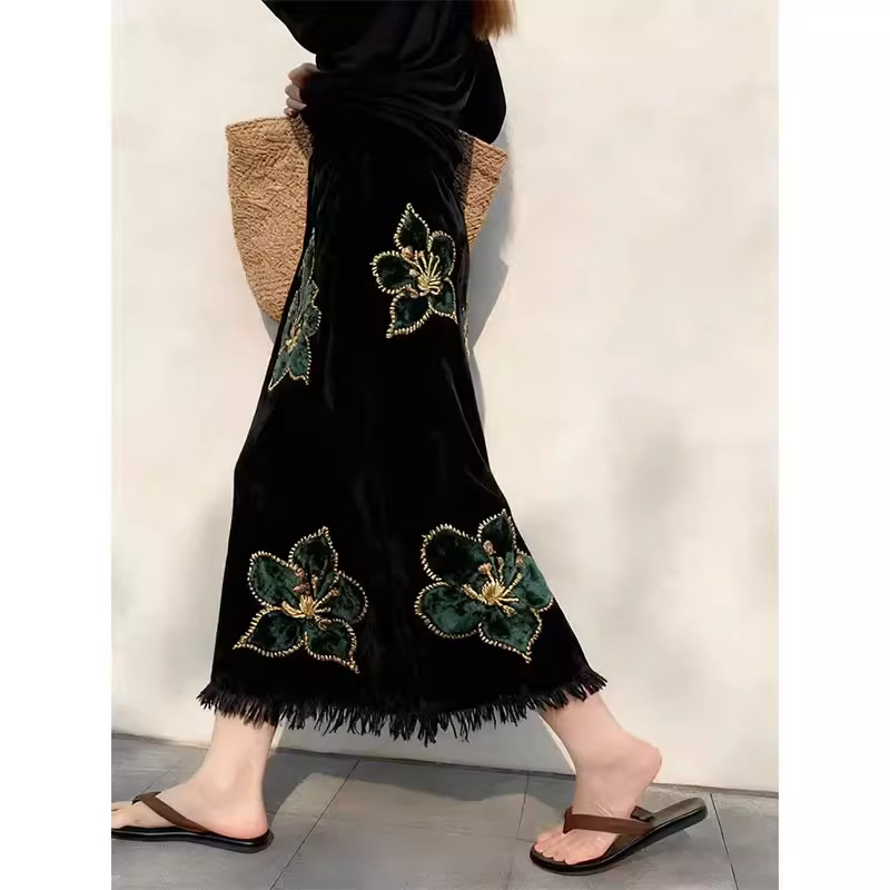 Midi suknja ravnog kroja, pamuk-poliester smjesa, jednobojna, detalji patchwork, elegantan poslovni stil