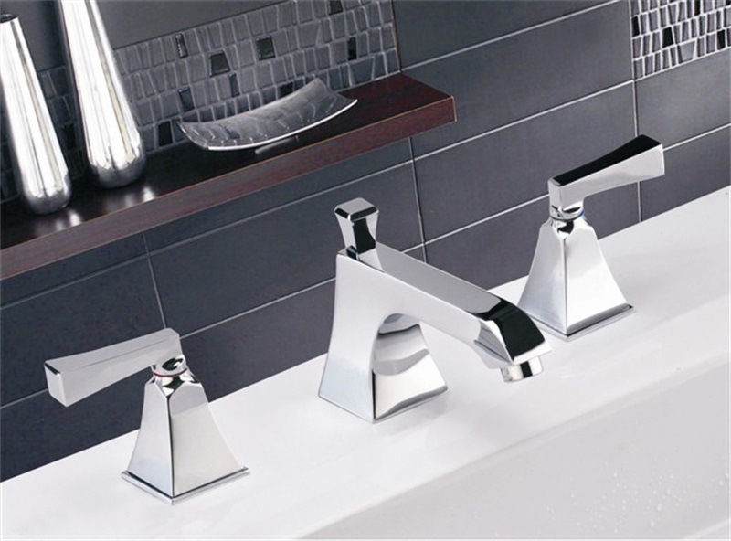 Set slavina za umivaonik s tri otvori, s vučnom šipkom i dvostrukim ručkama, model 3683, mesing tijelo, keramički disk ventil, G1/2 priključci, ugradnja ispod umivaonika