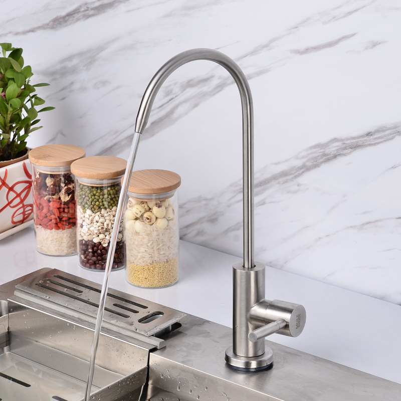 Kuhinjska slavina s magnetskom funkcijom, od nehrđajućeg čelika 304, model SUS4635, keramički jezgreni ventil, nazivni tlak 1 MPa, promjer sjedišta ventila 32–40 mm