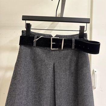 Suknja A-linije, midi duljine, poliesterska tkanina, srednja elastičnost, zima 2025, elegantan gradski stil