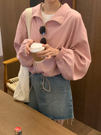 Jakna, opušteni kroj, korejsko-japanski casual stil, stojeći ovratnik, kopčanje s kopčama (jedan red s više kopči), pamukova tkanina 50-70%