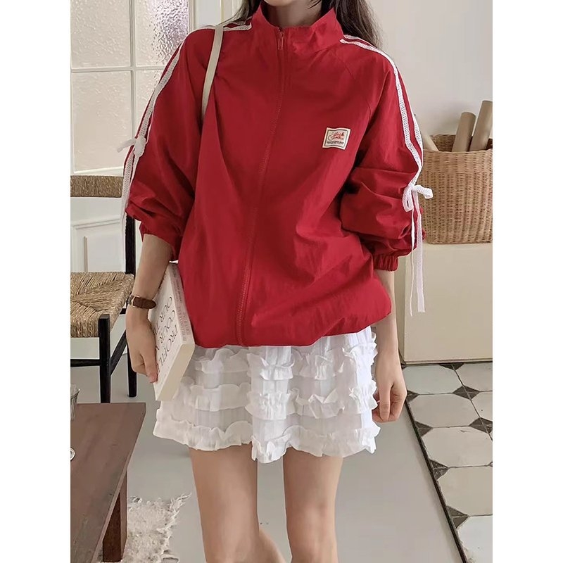 Дамско яке с patch принт, стойка яка, цип, полиестерна материя, слънцезащитна ветровка