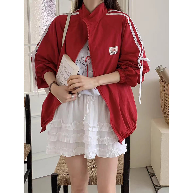 Дамско яке с patch принт, стойка яка, цип, полиестерна материя, слънцезащитна ветровка