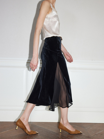 Baršunasta suknja u silueti sirene, midi dužine, jednobojna, elegantan uredski stil