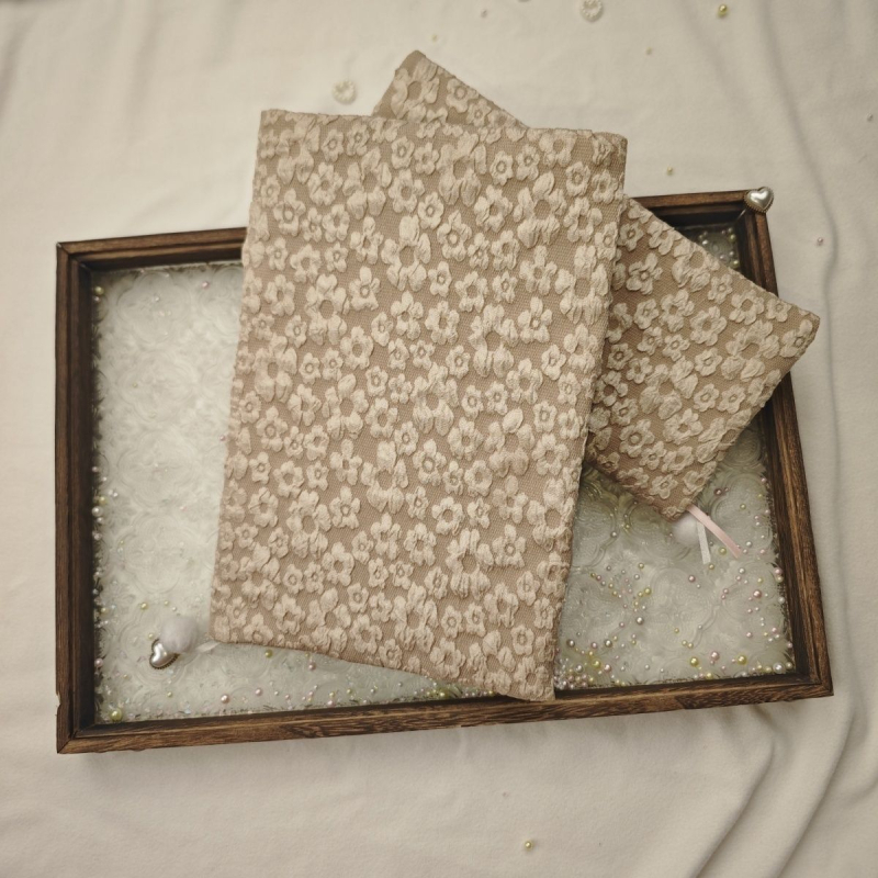 Könyvborító naptárhoz csipkés szélekkel | Márka: Qiu Ling; Anyag: poliészter; Import: Nem; IP engedélyezés: Nem