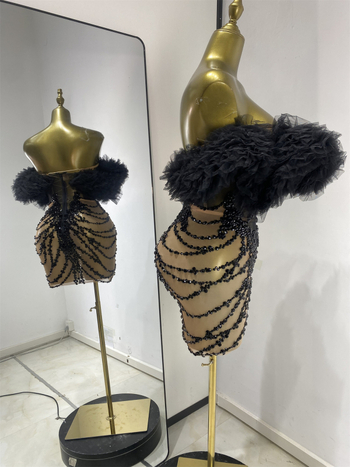 Ženski pozorišni kostim — mrežasti materijal, prozirna suknja na bokovima, uzorak Scallion Pattern, jesen 2025, Sexy Hot Girl stil