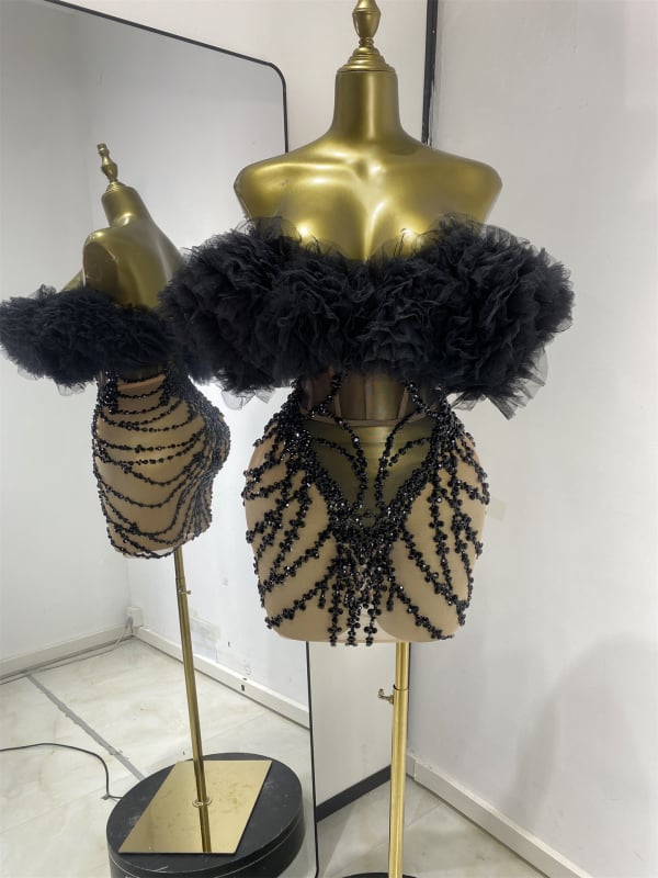 Ženski pozorišni kostim — mrežasti materijal, prozirna suknja na bokovima, uzorak Scallion Pattern, jesen 2025, Sexy Hot Girl stil