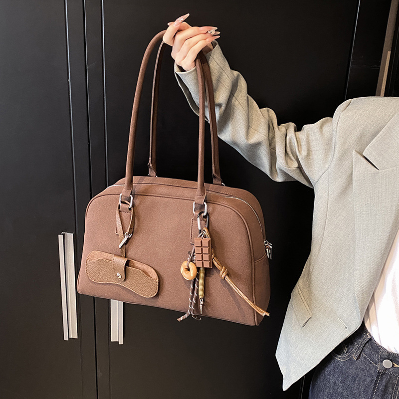 Ženska bowling torba s matnom završnom površinom, horizontalni kvadratni oblik, zatvarač, poliester podstava, unutarnja džep sa zatvaračem, dvostruke ručke, jesen 2025