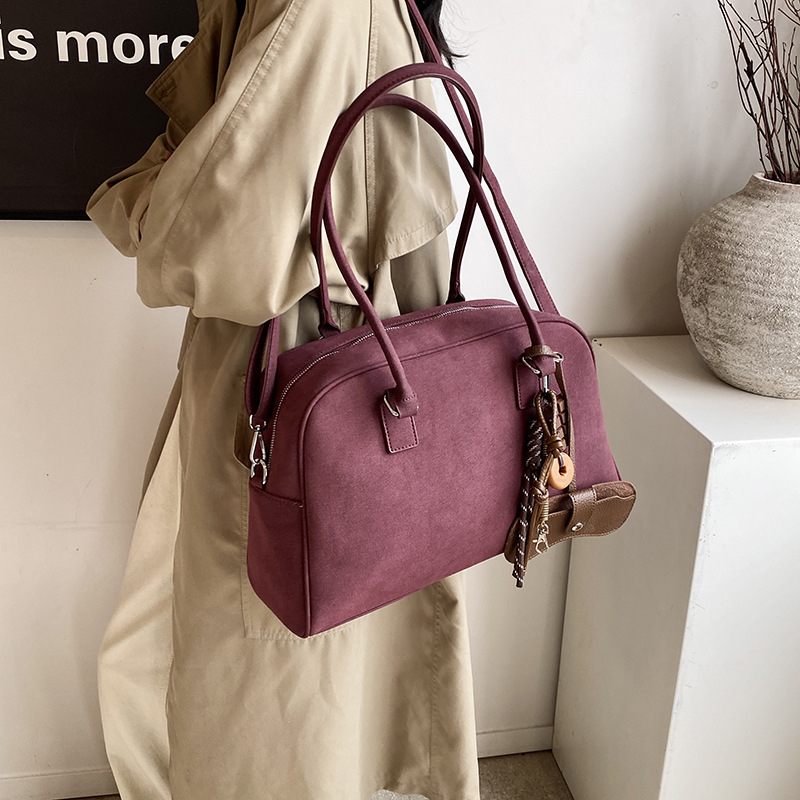 Ženska bowling torba s matnom završnom površinom, horizontalni kvadratni oblik, zatvarač, poliester podstava, unutarnja džep sa zatvaračem, dvostruke ručke, jesen 2025