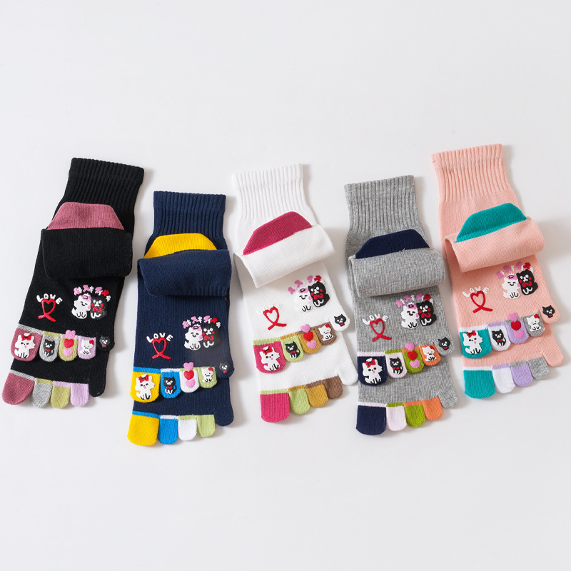 Женски чорапи за пет пръста, до средната част на подбедрицата, памук 80–90%, карикатурен модел, с дезодориращ ефект и против изпотяване, дишащи