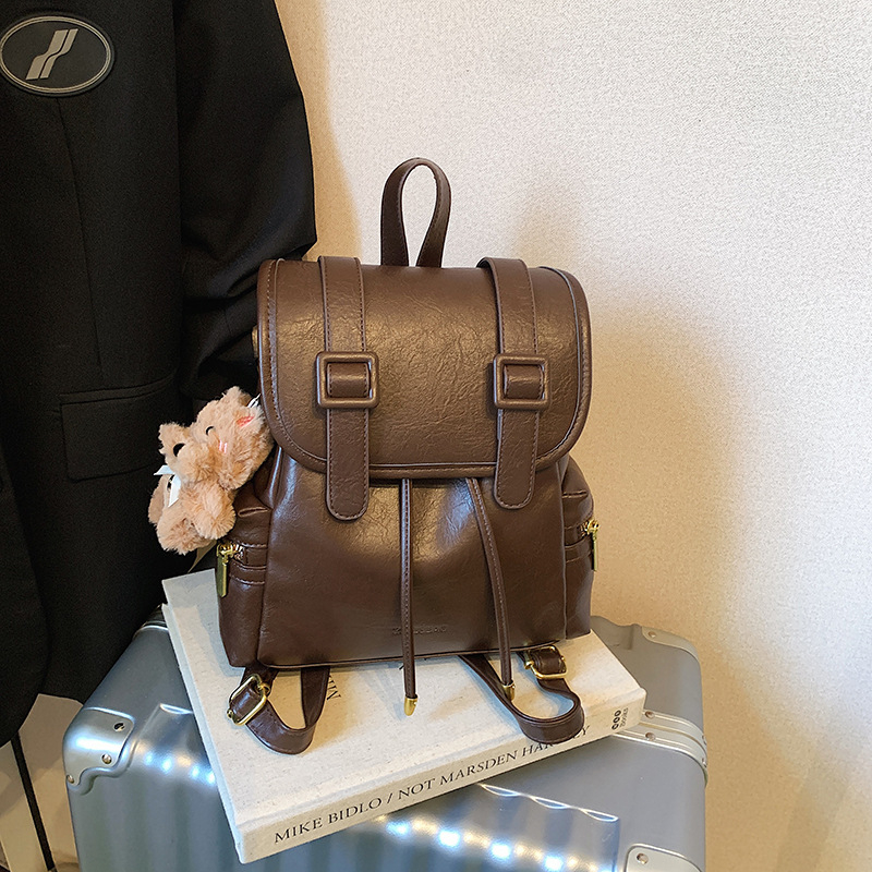 Ženski ruksak u casual retro stilu, velika zapremina, PU materijal, zatvoren otvaranje, jesen 2025