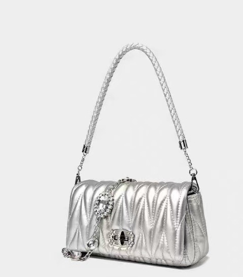 Дамска чанта от полиестер, квадратна форма, хоризонтален стил, закопчаване с щракване, вътрешен джоб с цип