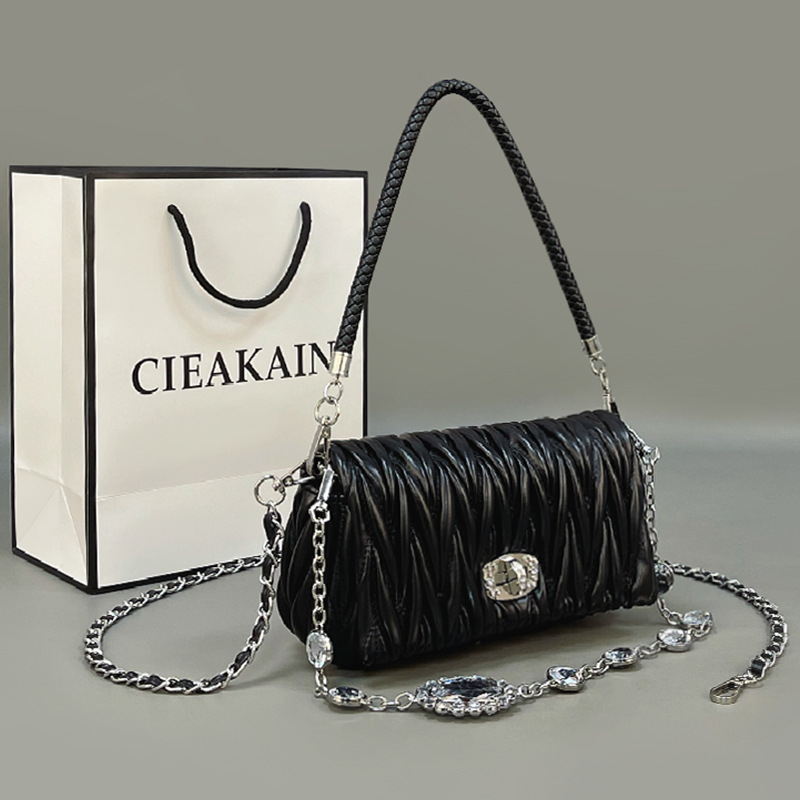 Дамска чанта от полиестер, квадратна форма, хоризонтален стил, закопчаване с щракване, вътрешен джоб с цип