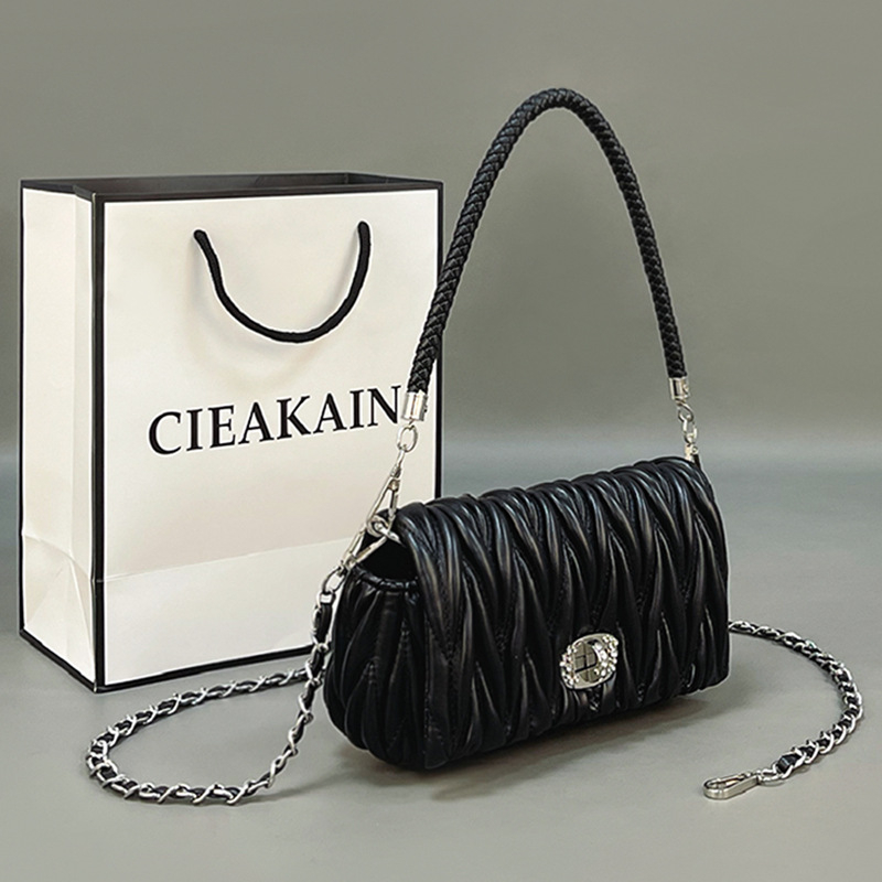 Дамска чанта от полиестер, квадратна форма, хоризонтален стил, закопчаване с щракване, вътрешен джоб с цип