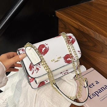 Torba s cross-border stilom, PU materijal, srcolik oblik, otvor s kapom, skriveni džep sa zatvaračem, jedna naramenica, proljeće 2025