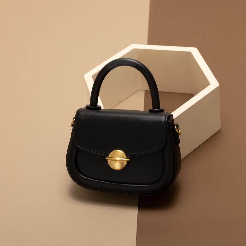 PU ženska torbica preko ramena s poklopcem, horizontalni kvadratni oblik, gradski minimalistički stil, unutarnji džep sa zatvaračem