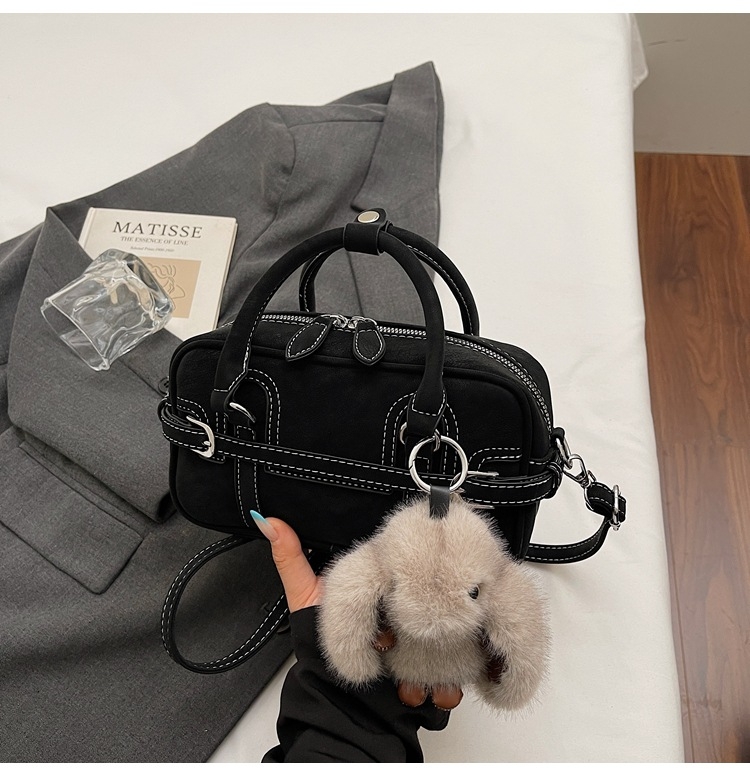 PU kožna crossbody torba, horizontalnog oblika, zatvaranje na zip, unutarnja pretinica za telefon