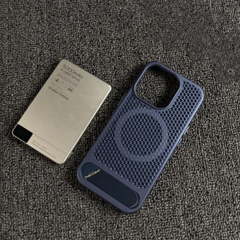 Maska za iPhone 11/12/13/14 od mat PC materijala, odvodi toplinu, otporna na padove, ugrađeni držač, magnetsko pričvršćivanje