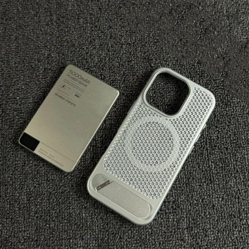 Maska za iPhone 11/12/13/14 od mat PC materijala, odvodi toplinu, otporna na padove, ugrađeni držač, magnetsko pričvršćivanje