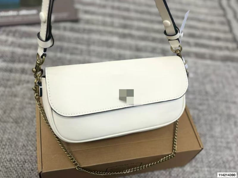 Brook flap baguette torbica od kravljeg koža s kapom, dvostruka remenica preko ramena sa lancem, poliester podstava, unutarnja džep sa zipom, ljeto 2025