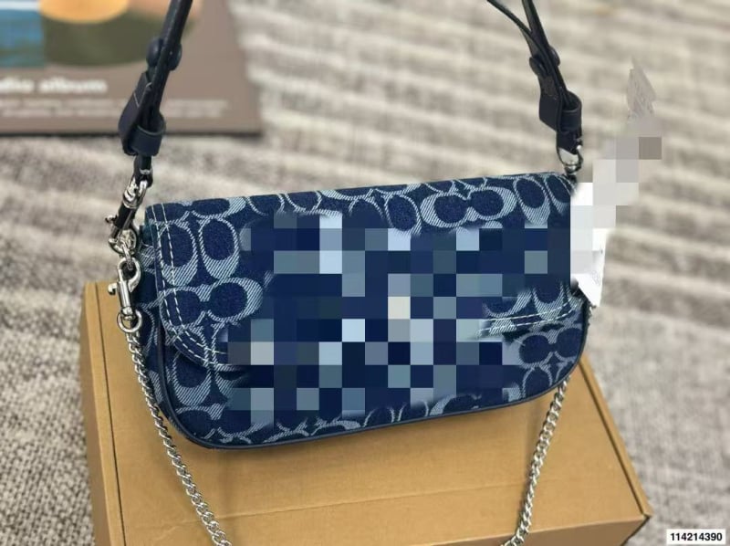 Brook flap baguette torbica od kravljeg koža s kapom, dvostruka remenica preko ramena sa lancem, poliester podstava, unutarnja džep sa zipom, ljeto 2025