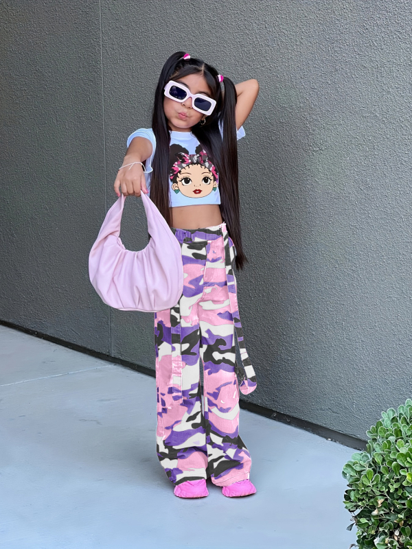 Lányoknak szóló két részes szett: rövid ujjú póló és kamufláz hip-hop cargo nadrág, 8 éves kor felettieknek, egész éves viselet