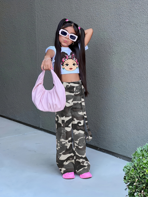 Lányoknak szóló két részes szett: rövid ujjú póló és kamufláz hip-hop cargo nadrág, 8 éves kor felettieknek, egész éves viselet