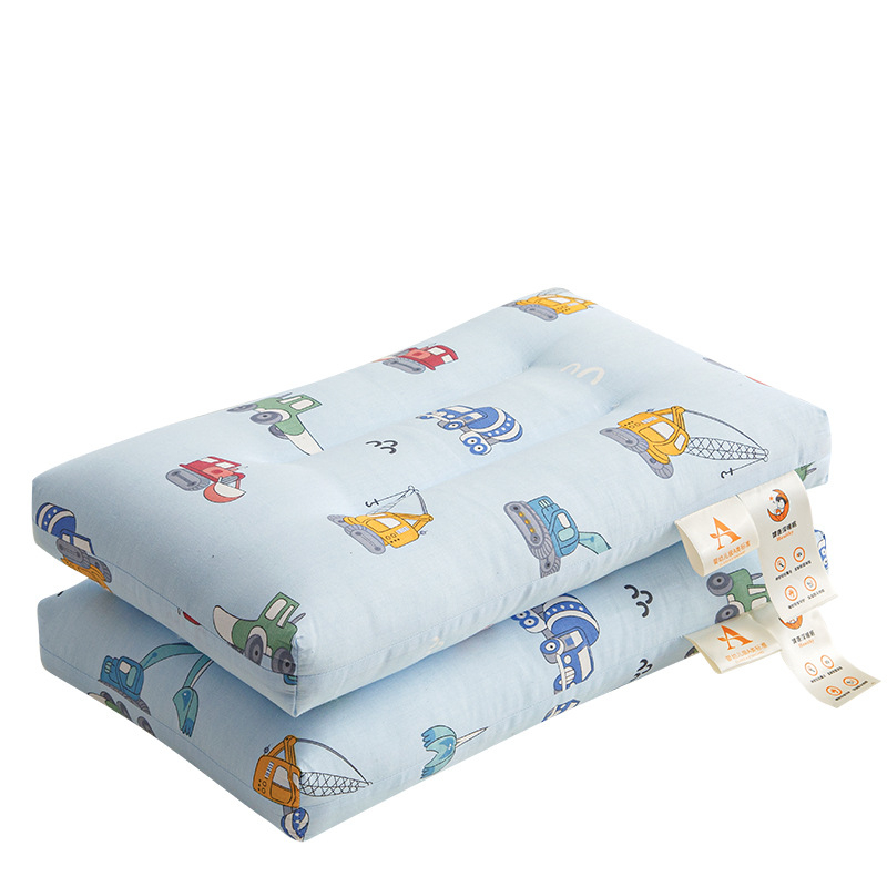 Παιδικό ορθογώνιο μαξιλάρι για ξεκούραση με σχέδιο κινουμένων σχεδίων; κάλυμμα 99% βαμβάκι; γέμισμα πολυεστερική ίνα με υψηλή ελαστικότητα; κατάλληλο για ένα παιδί; πλένεται στο πλυντήριο.