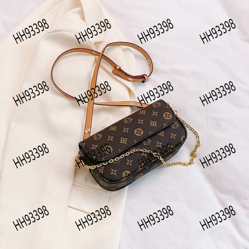 Prava kožna baguette torba s poklopcem, gradski stil jednostavnosti, koža obrađena biljnom taninom, unutarnji džepovi: zatvarač, telefon, dokumenti, kamera