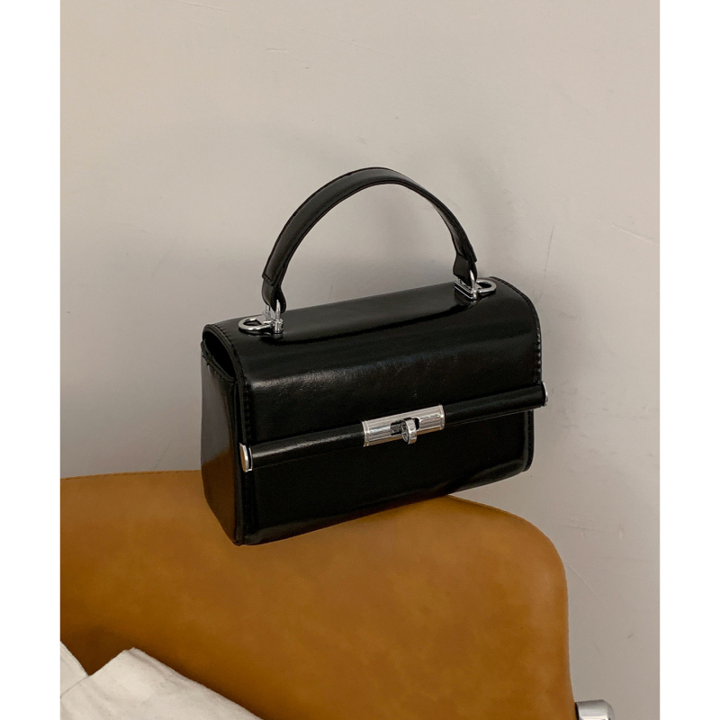 Ženska torba u korejskom stilu, nišni dizajn, kvadratna crossbody torba, PU koža, zaključavanje, poliester podstava, jedan remen, Zima 2025