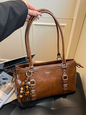 PU torbica za podlakticu, gradski minimalistički stil, horizontalni kvadratni oblik, zatvaranje zipom, velika kapaciteta