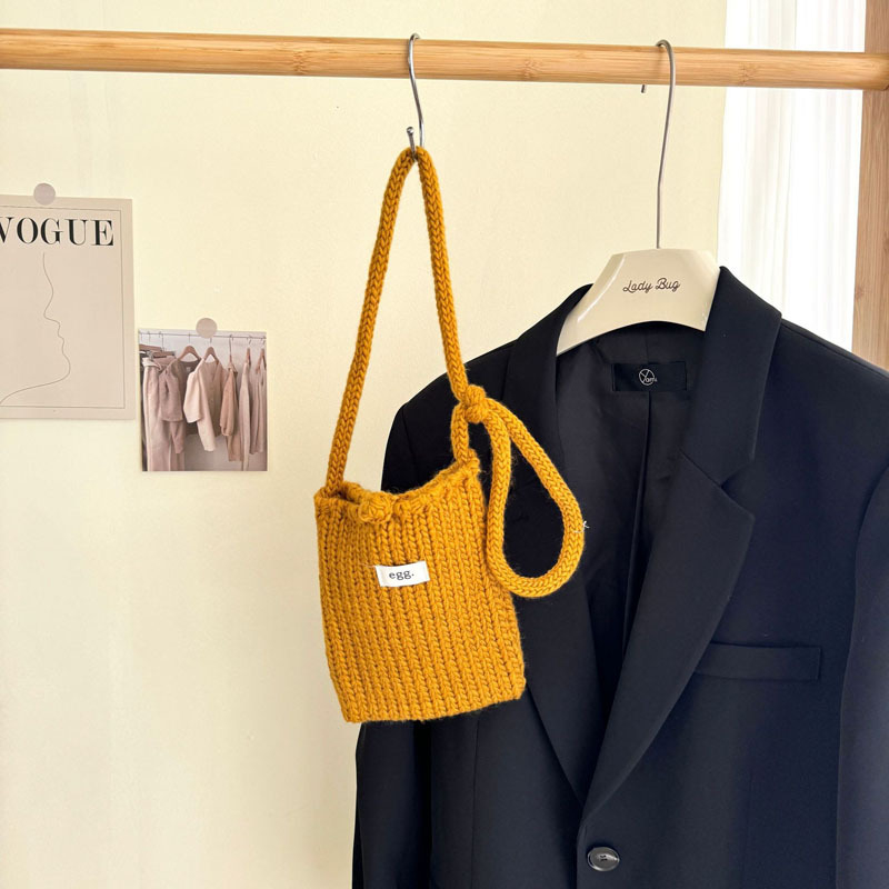 Pamukova pletene torbica za telefon, vertikalno kvadratnog oblika, crossbody s vezicom, mekano pletenje, svjež i sladak stil