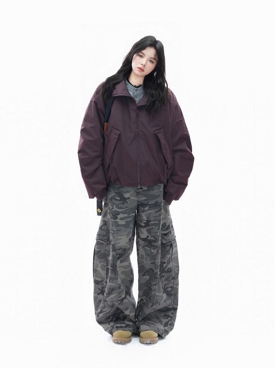 Jakna s perjem od patke, slim-fit, stojeći ovratnik, punilo 101–200 g, sadržaj perja 86–90%, materijal poliester, debela konstrukcija, street hipster stil