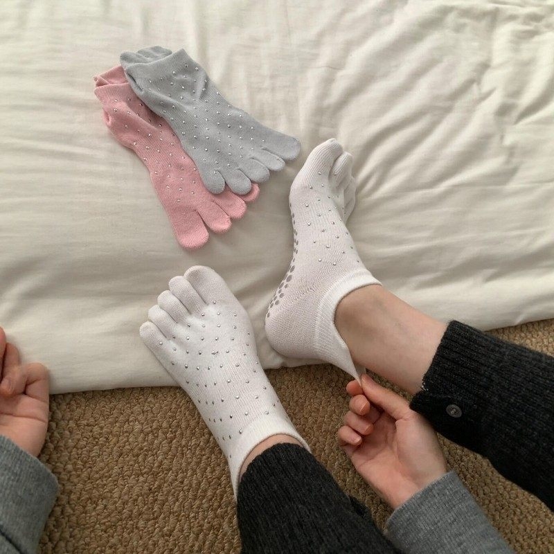 Yoga čarape sa silikon granula protivkliznim, kratke cijevne čarape s pet prstiju, pamuk, za žene 18–40, sve sezone (protivklizno, upija znoj, otporne na miris, otporne na trenje)