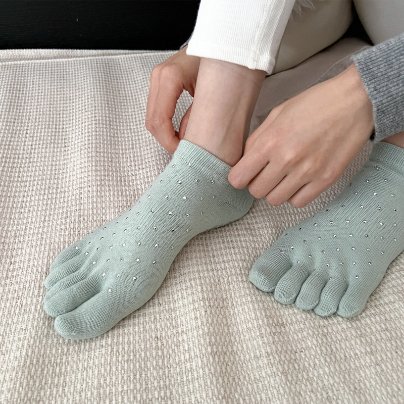 Yoga čarape sa silikon granula protivkliznim, kratke cijevne čarape s pet prstiju, pamuk, za žene 18–40, sve sezone (protivklizno, upija znoj, otporne na miris, otporne na trenje)